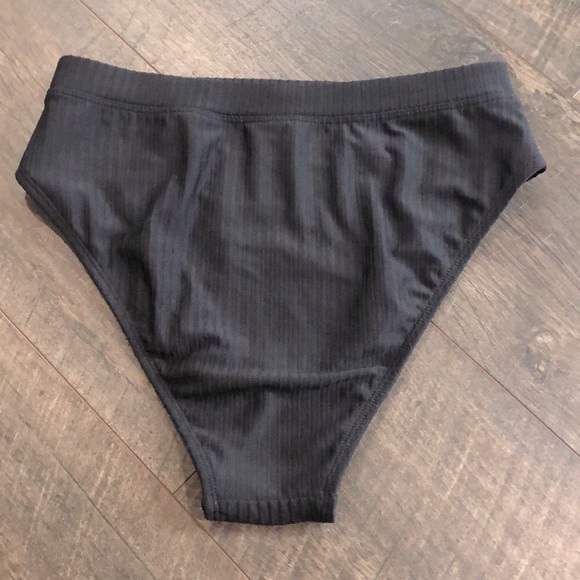 TARGET HIGHT WAISTED BIKINI BLK BOTTOMS SIZE M - Picture 3 of 3